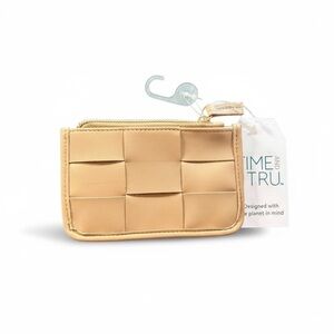 💥 ($1 w/Bundle) - Tan Woven Card Holder